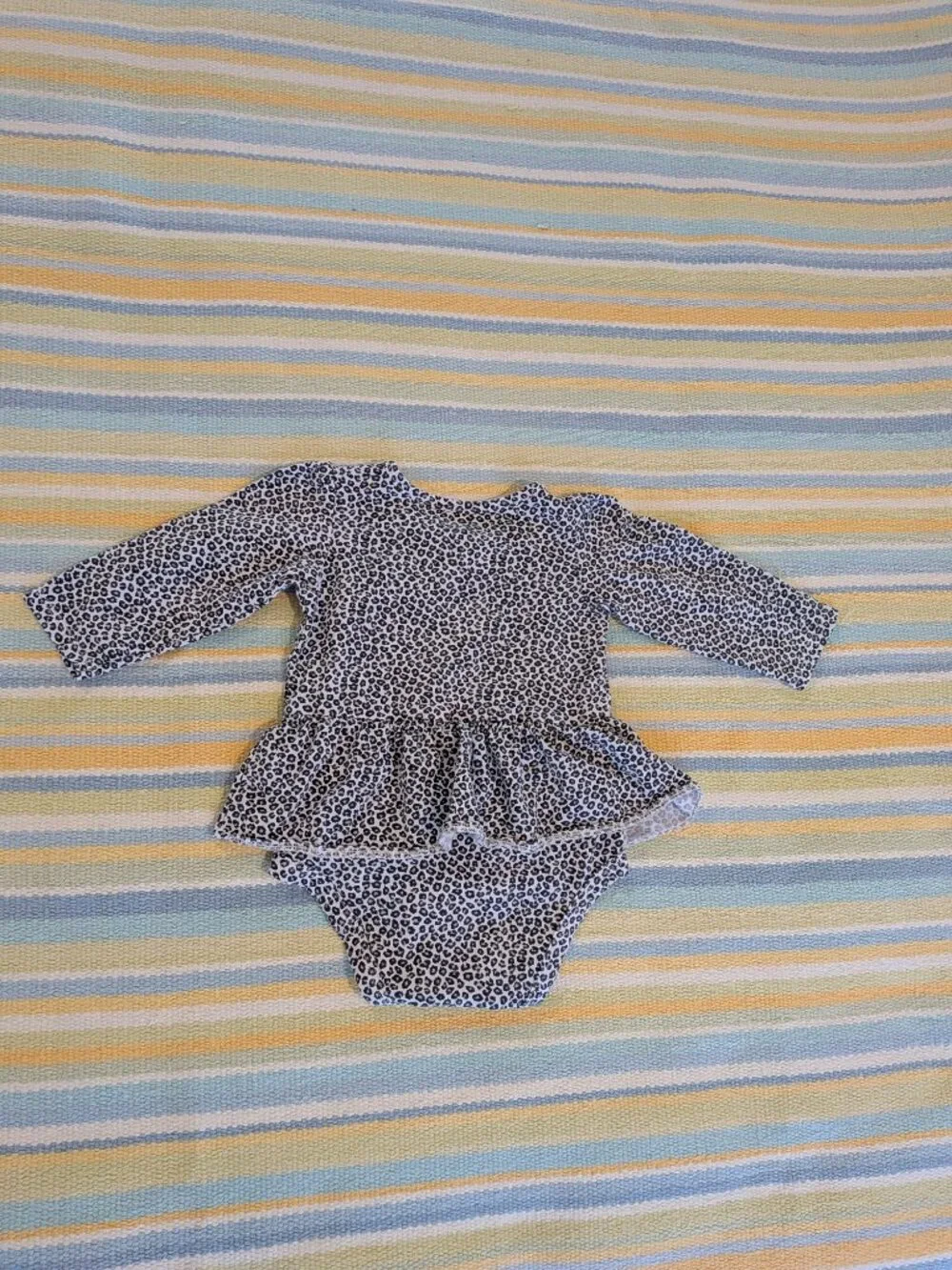 🛍️ BUNDLE ONLY • Carter's Leopard Print peplum bodysuit size 9m